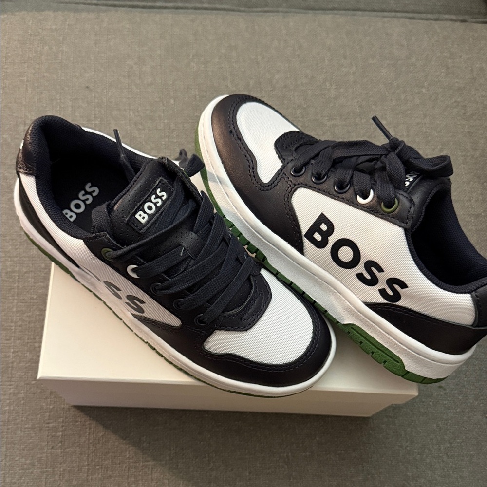 Boss Men's Black, White, and Green Sneakers
